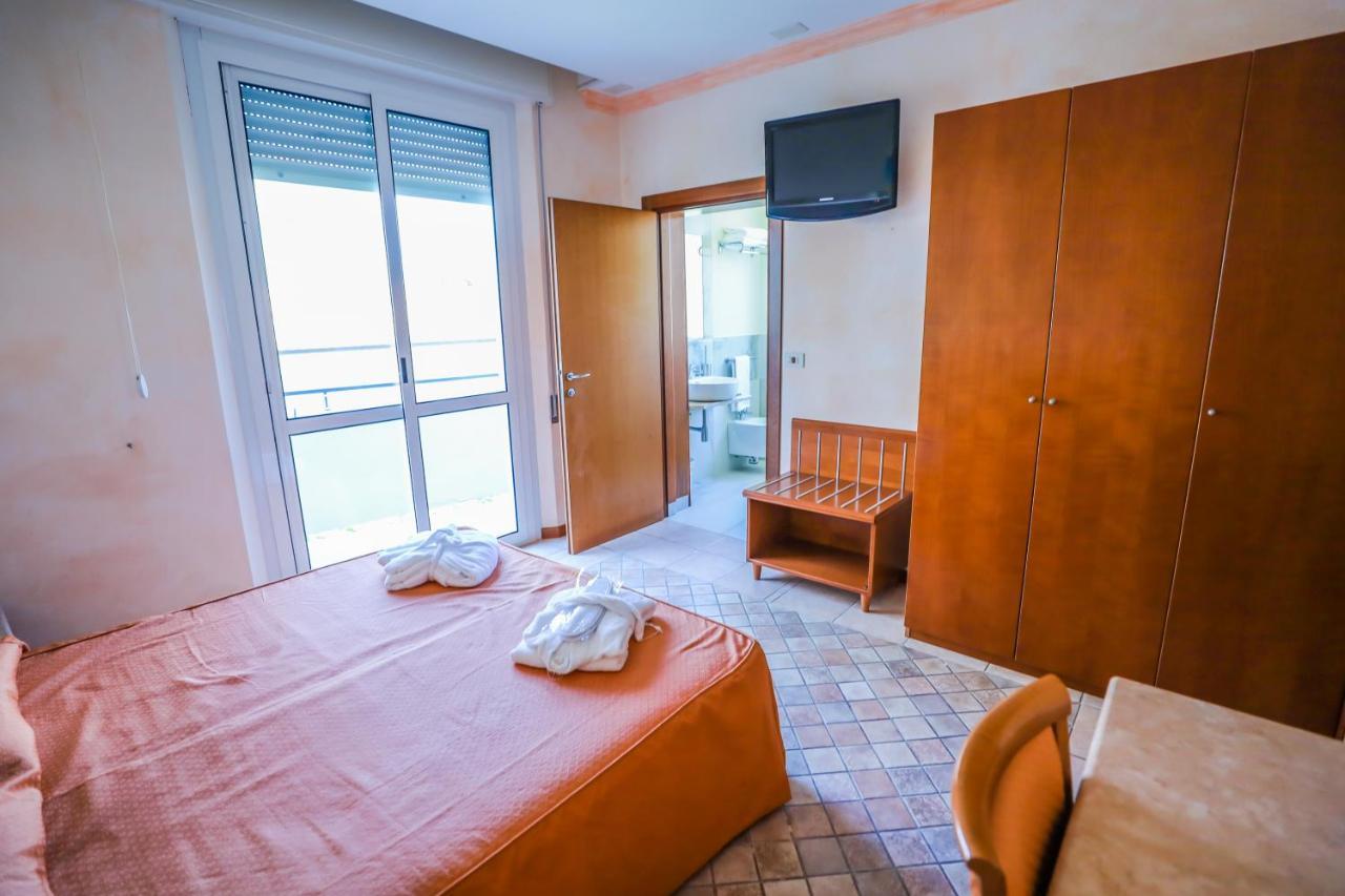 Hotel Rosalba - Valentini Family Village Bellaria-Igea Marina Exterior photo